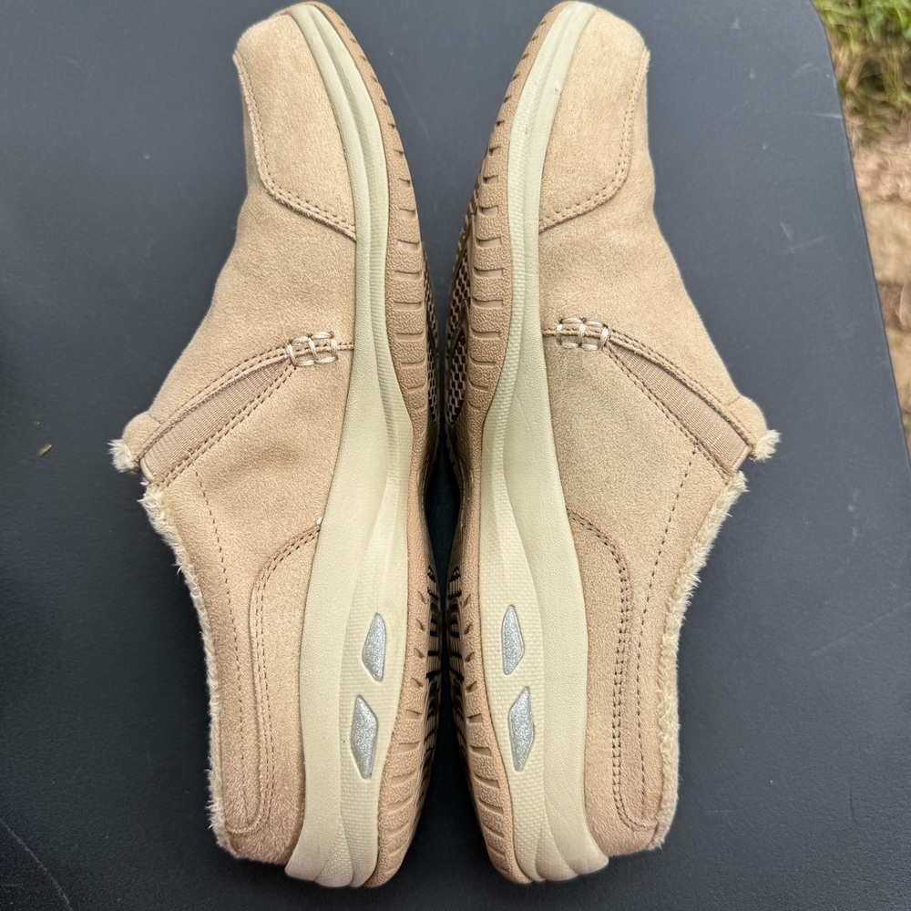 Sketchers Tan Suede Slip-On Clogs Women’s Size 8.5 - Picture 4 of 9